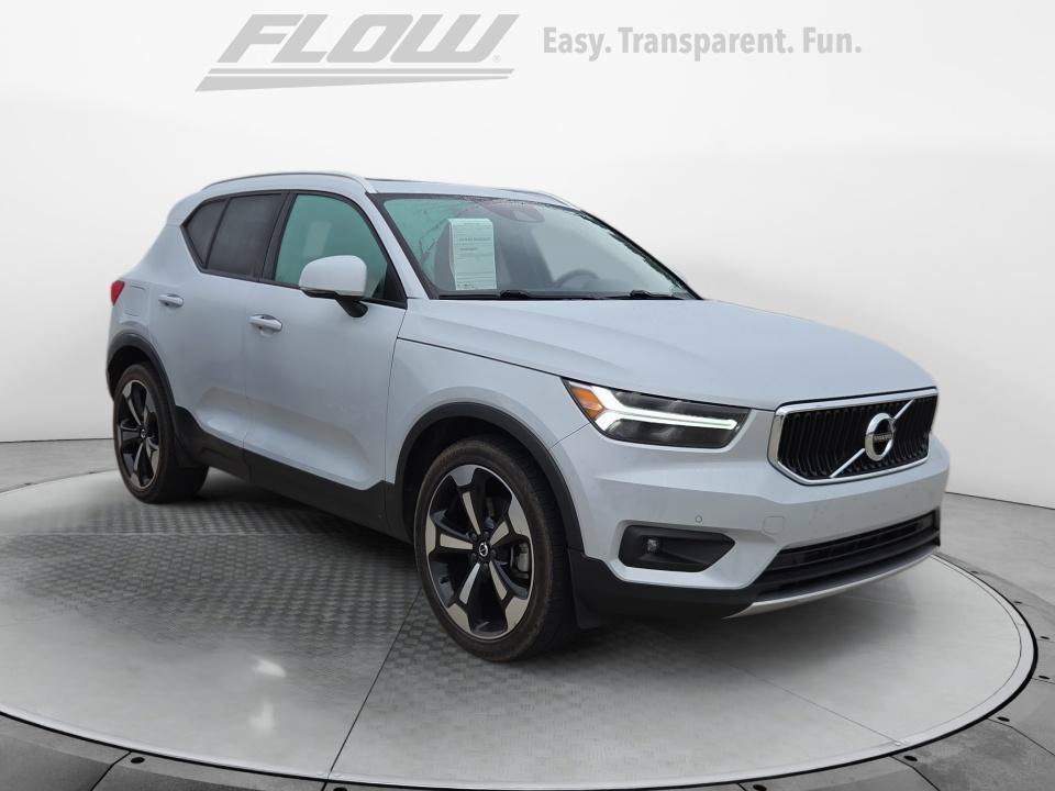 Used 2021 Volvo XC40 T5 Momentum w/ Protection Package Premier AWD/4WD image 1