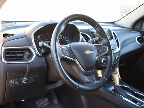 Used 2019 Chevrolet Equinox LT w/ Sun & Navigation Package image 10