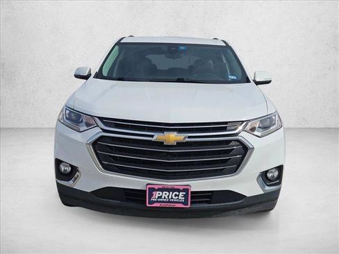 Used 2020 Chevrolet Traverse LT w/ Driver Confidence II Package image 2