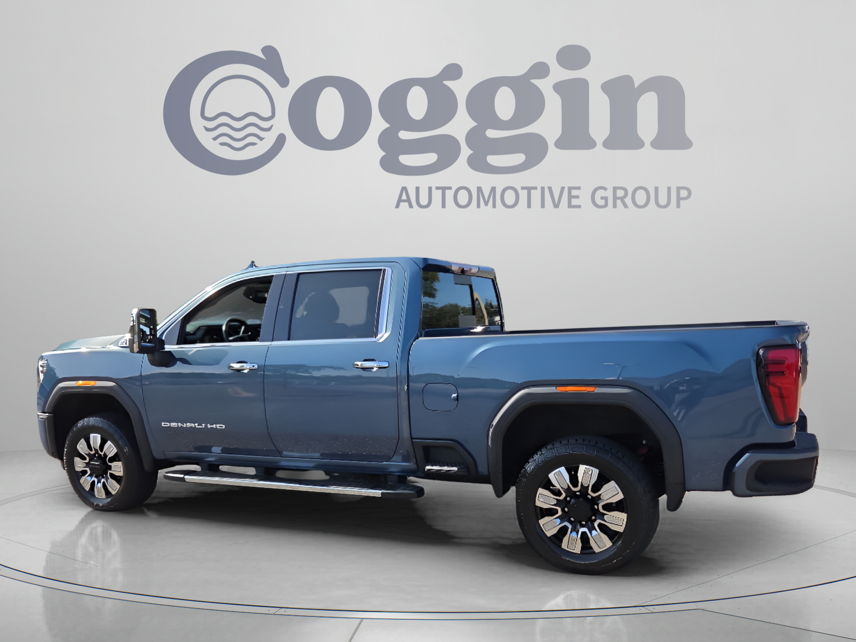 Used 2024 GMC Sierra 2500 Denali w/ Denali Reserve Package AWD/4WD image 3