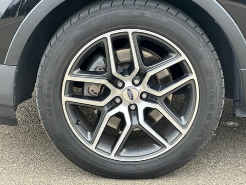 Used 2017 Ford Explorer Sport image 47