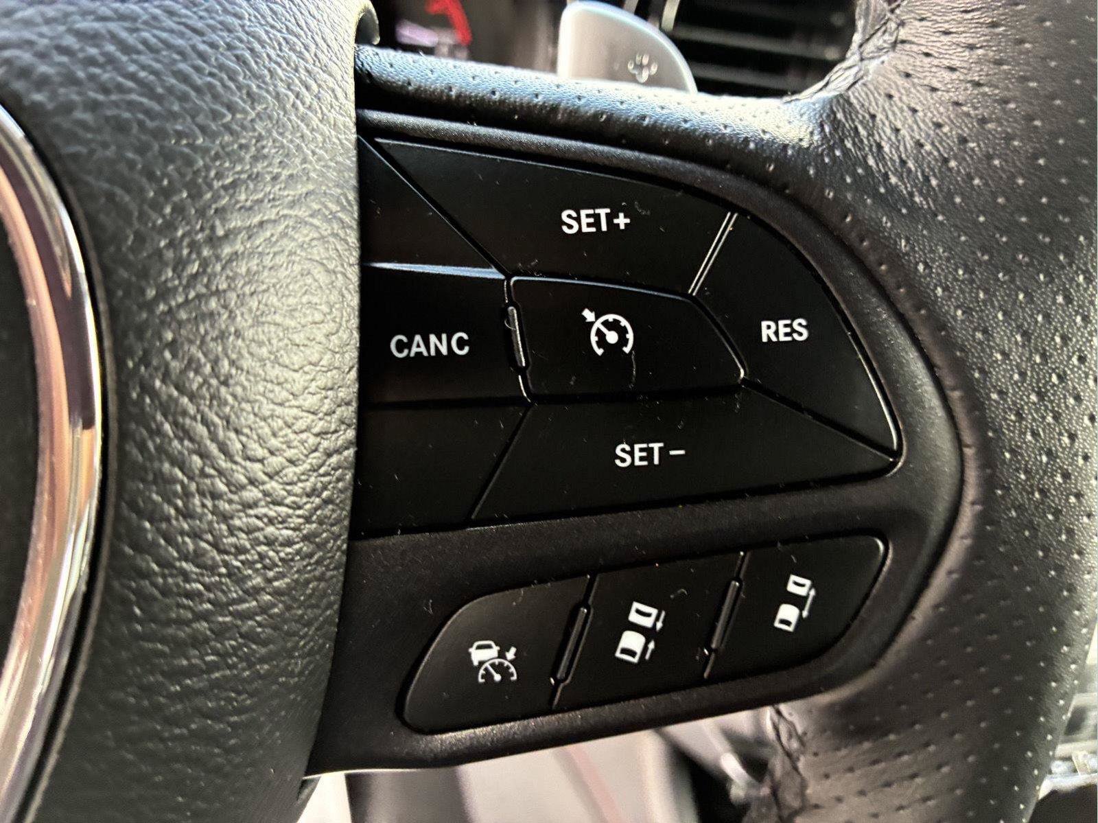 Used 2025 Dodge Durango R/T AWD/4WD image 27