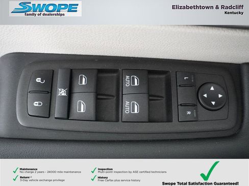 Certified 2024 Chrysler Pacifica Touring-L image 15