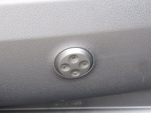 New 2026 Mercedes-Benz GLC 300 4MATIC image 19