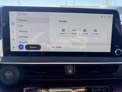 Used 2024 Toyota Prius Prime Premium image 25