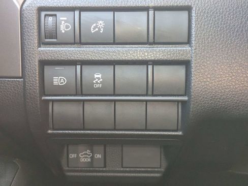 Used 2025 Toyota Tacoma TRD Off-Road image 24