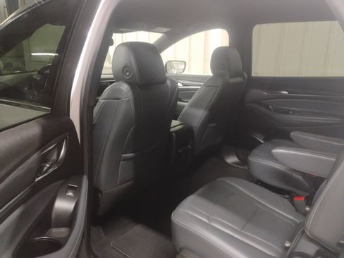 Used 2022 Buick Enclave Essence image 21
