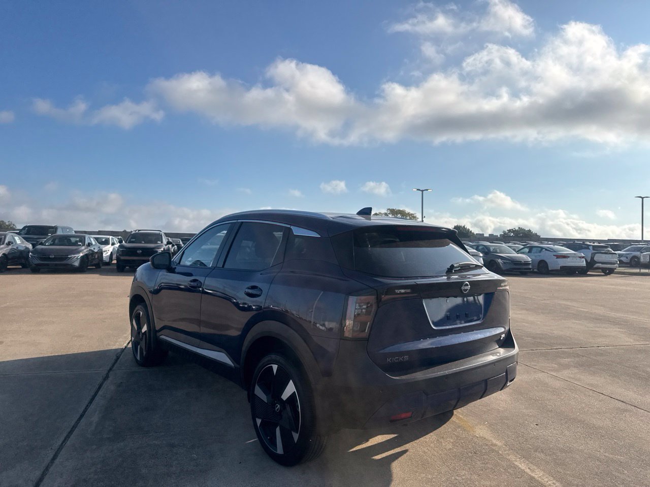 Certified 2025 Nissan Kicks SR FWD image 17