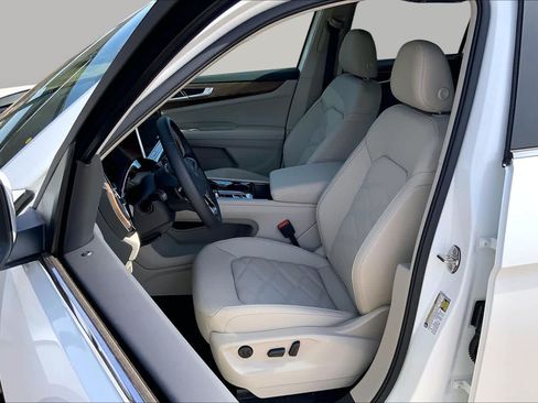 New 2026 Volkswagen Atlas SE FWD image 9