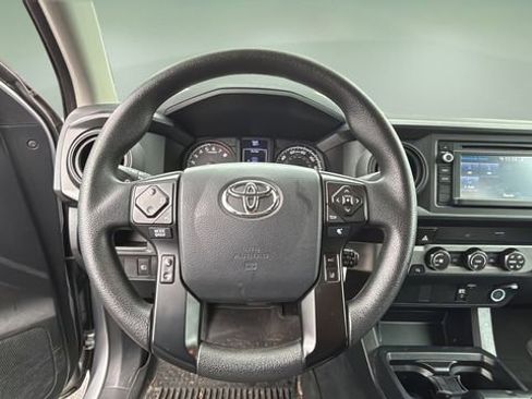 Used 2019 Toyota Tacoma SR image 10