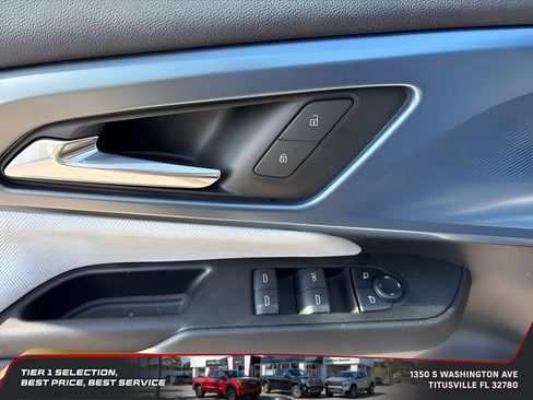 Used 2025 Chevrolet Equinox EV LT image 12