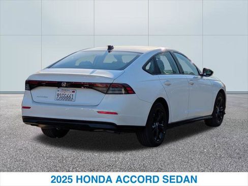Used 2025 Honda Accord SE image 7