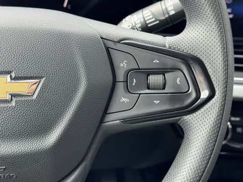 Used 2025 Chevrolet Trax LT image 33