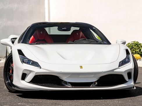 Used 2022 Ferrari F8 Tributo RWD image 6