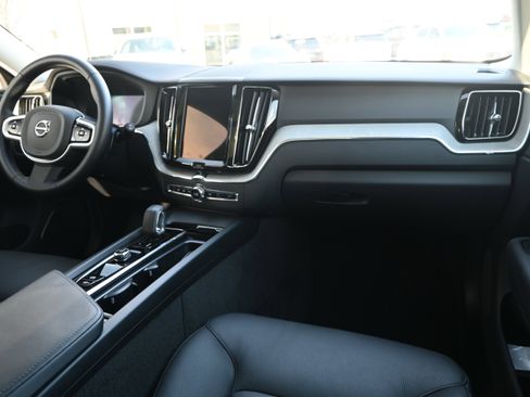 Used 2025 Volvo XC60 B5 Plus w/ Climate Package image 17