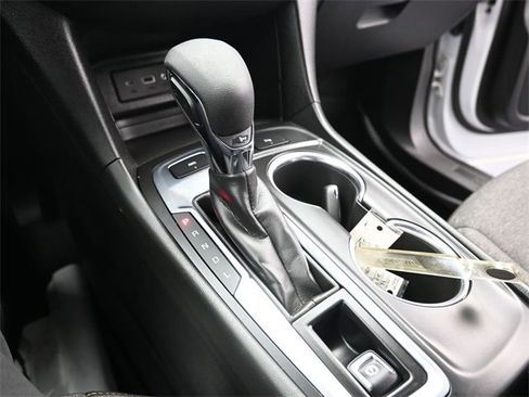 Used 2023 Chevrolet Equinox LT w/ LPO, Floor Liner Package image 16