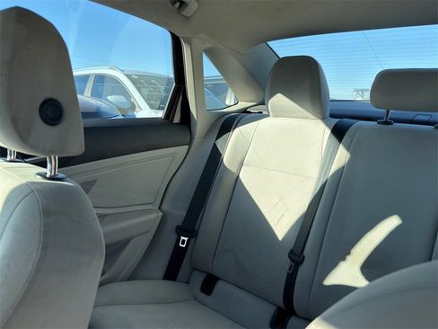 Used 2019 Volkswagen Jetta S image 17