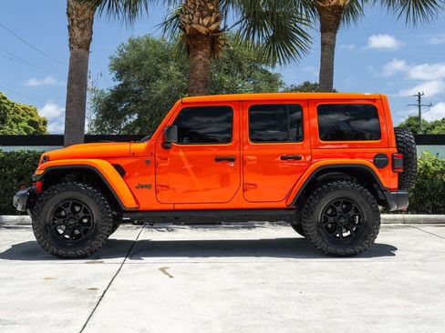 Used 2019 Jeep Wrangler Unlimited Rubicon w/ LED Lighting Group image 3