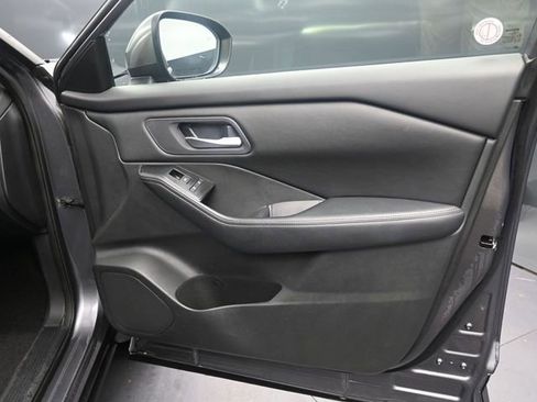 Used 2024 Nissan Rogue SV AWD/4WD image 19