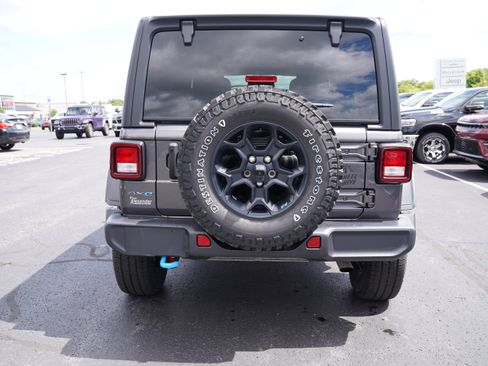 Used 2023 Jeep Wrangler Unlimited w/ Cold Weather Group AWD/4WD image 5