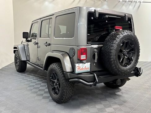 Used 2016 Jeep Wrangler Unlimited Sahara AWD/4WD image 4