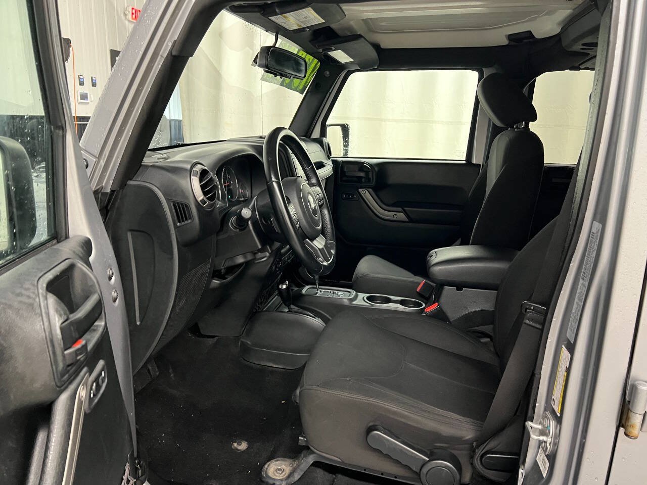 Used 2018 Jeep Wrangler Unlimited Sport S AWD/4WD image 7