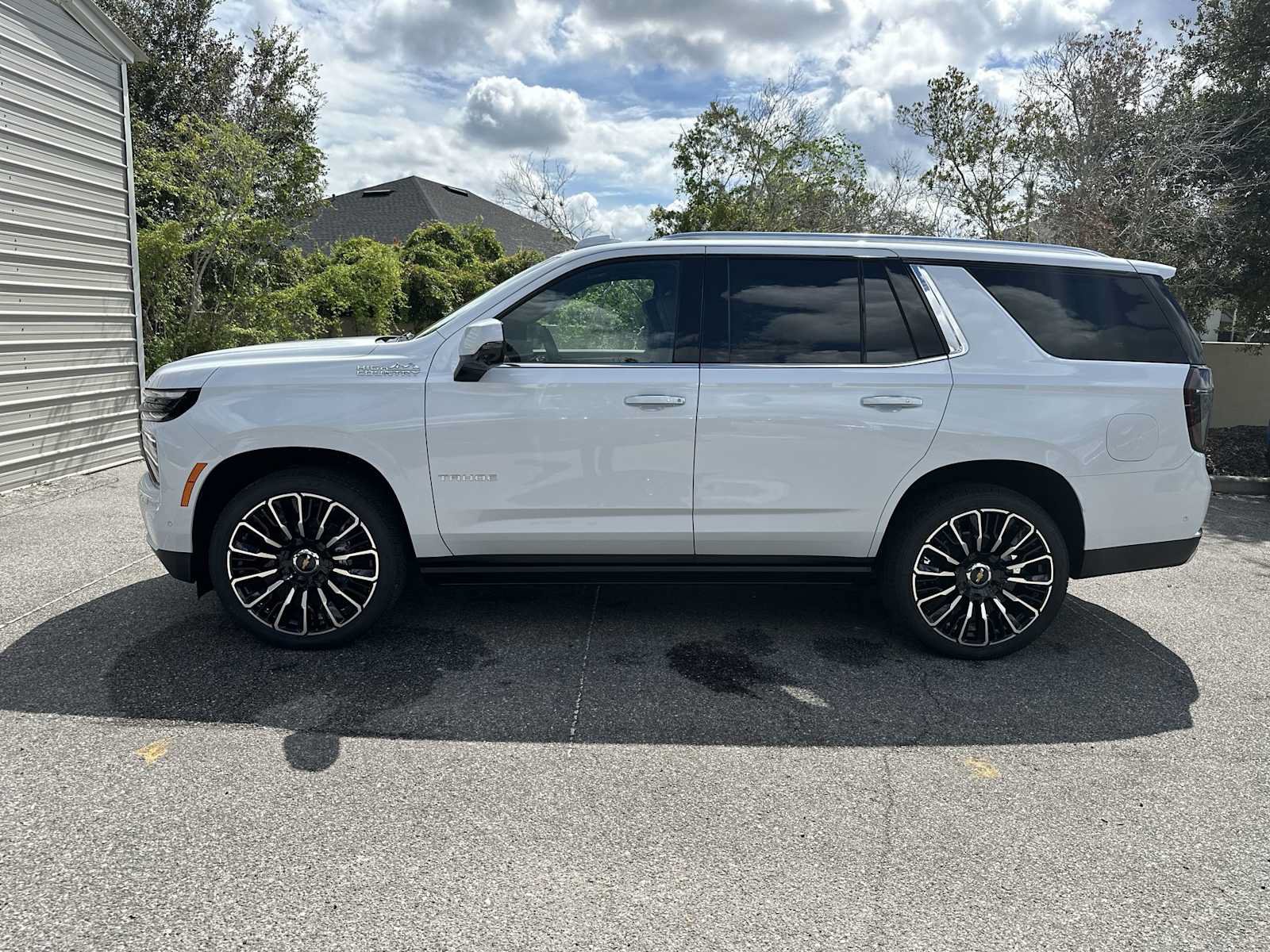 New 2027 Chevrolet Tahoe High Country AWD/4WD image 3