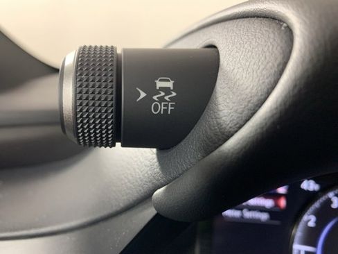 Used 2025 Lexus ES 350 350 Luxury w/ Accessory Package (Z2) image 21