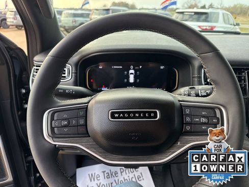 Certified 2024 Jeep Wagoneer Series III image 8