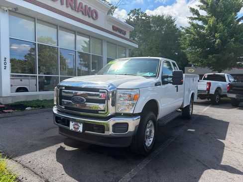 Used 2016 Ford F250 XLT w/ XLT Interior Package AWD/4WD image 2