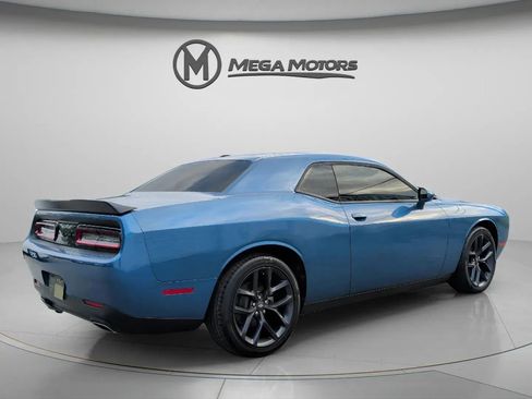 Used 2022 Dodge Challenger SXT w/ Blacktop Package image 5