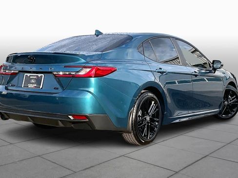 Used 2025 Toyota Camry SE image 13