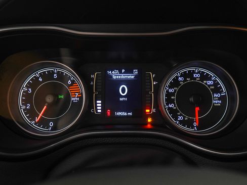 Used 2019 Jeep Cherokee Latitude w/ Popular Appearance Group FWD image 26