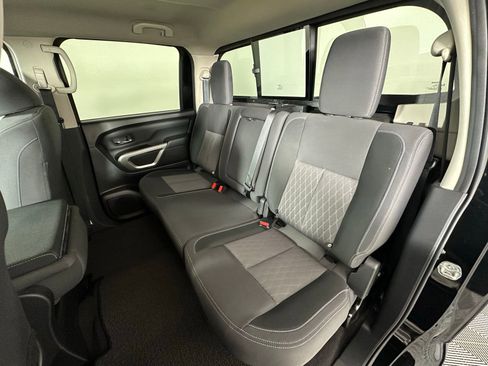 Used 2023 Nissan Titan SV image 30