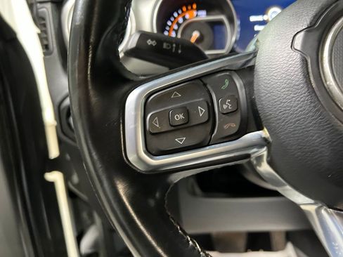 Used 2021 Jeep Wrangler Unlimited Sahara w/ Uconnect 4C Nav & Sound Group AWD/4WD image 23