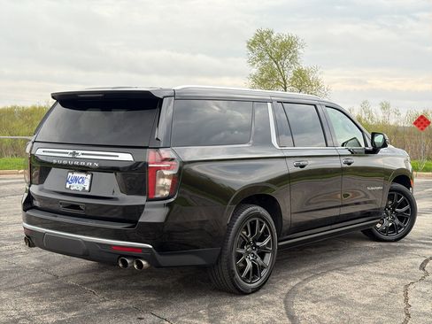 Used 2023 Chevrolet Suburban High Country AWD/4WD image 4
