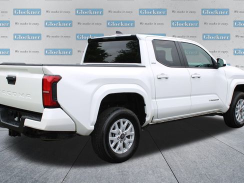 Used 2025 Toyota Tacoma SR5 AWD/4WD image 6
