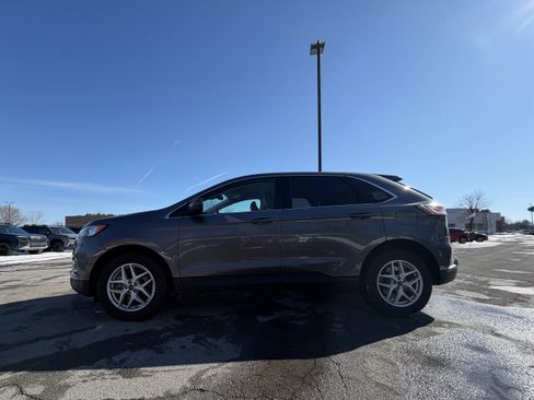 Used 2023 Ford Edge SEL image 7