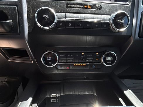 Used 2019 Ford Expedition Max Platinum image 13