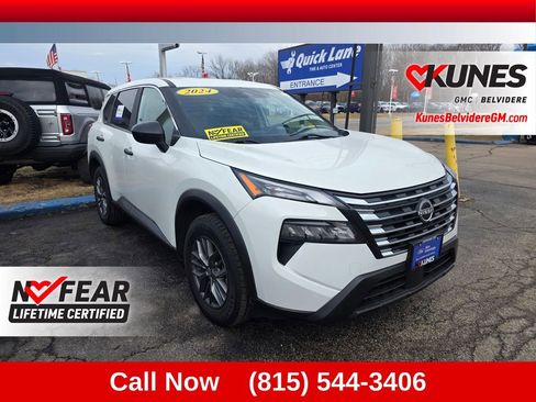 Used 2024 Nissan Rogue S image 1