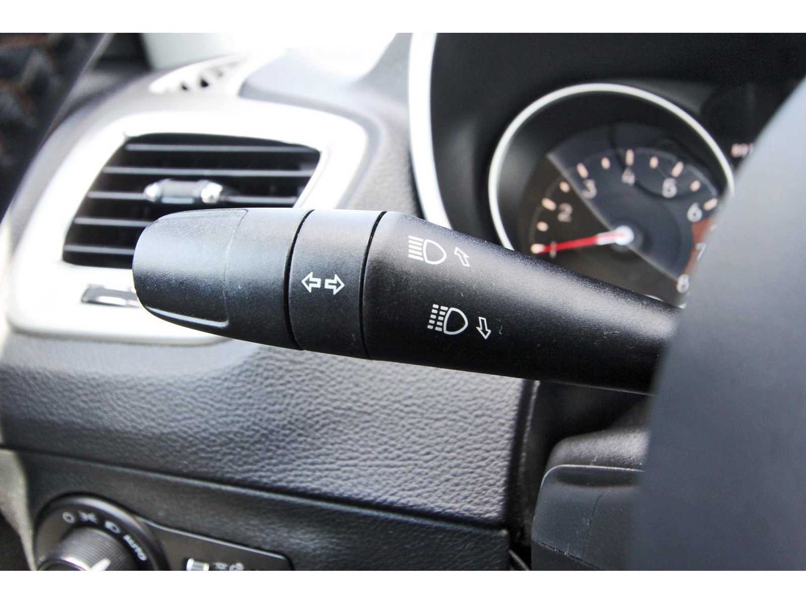 Used 2018 Jeep Compass Latitude w/ Popular Equipment Group FWD image 20