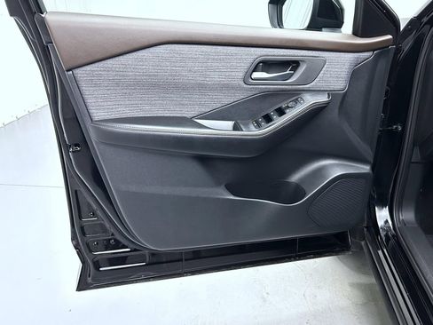 Used 2023 Nissan Rogue SV AWD/4WD image 9