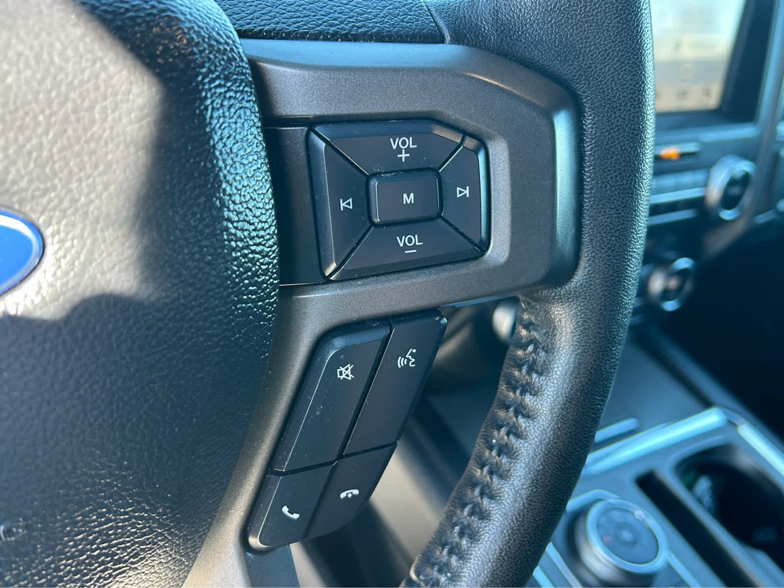 Used 2019 Ford Expedition XLT w/ Equipment Group 202A AWD/4WD image 26