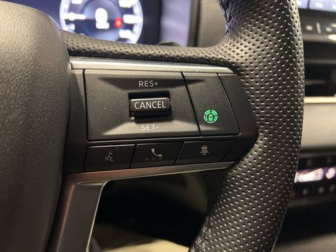 Used 2024 Mitsubishi Outlander SEL image 15