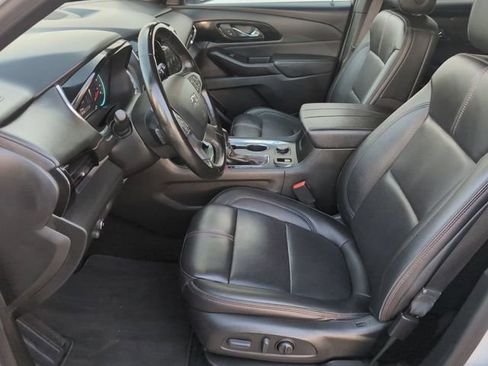 Certified 2023 Chevrolet Traverse RS FWD image 19