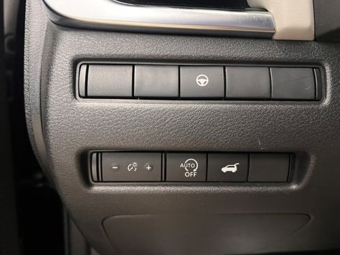 Used 2023 Nissan Rogue SL w/ SL Premium Package image 18