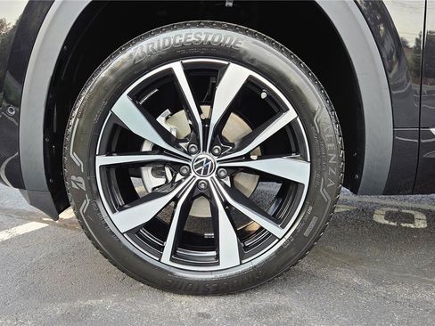 New 2026 Volkswagen Atlas Cross Sport SEL Premium R-Line AWD/4WD image 10