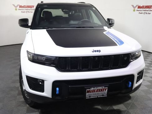 Used 2023 Jeep Grand Cherokee Trailhawk w/ Advanced Protech Group II AWD/4WD image 19