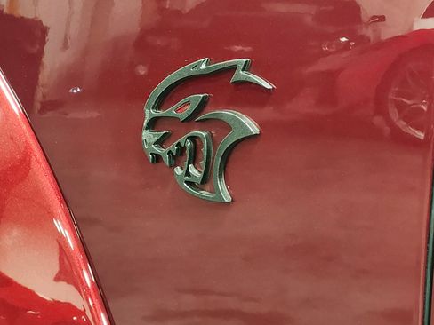 Used 2019 Dodge Challenger SRT Hellcat Redeye image 39