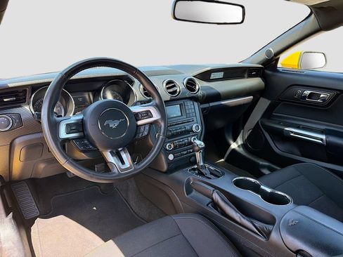 Used 2016 Ford Mustang Coupe RWD image 9
